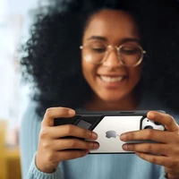 Ugreen Fusion Kickstand dėklas iPhone 13 Pro su stovu juodas