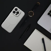 Silikoninis MAG COVER dėklas telefonui iPhone 17 Pro titano spalva su dideliu įpjovimu, suderinamas su MagSafe