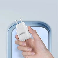 Dux Ducis Duzzona sieninis įkroviklis T2 - USB + Type C - PD 30W baltas