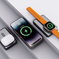 Dudao K29 10000mAh PD 20W Magnetinė išorinė baterija su metaliniu dėklu, stovu ir įmontuotais USB-C/Lightning kabeliais - pilka