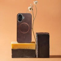 GENTLEMAN MAG COVER Dėklas telefonui suderinamas su MagSafe IPHONE 15 rudas