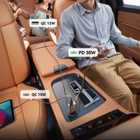 Joyroom JR-CCL07 3 viename automobilinis įkroviklis su įmontuotu ištraukiamu kabeliu - tamsiai pilkas